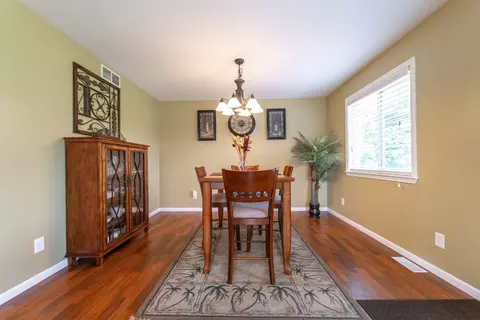 303 Deerfield Ct, Valparaiso, IN 46383 photo 5