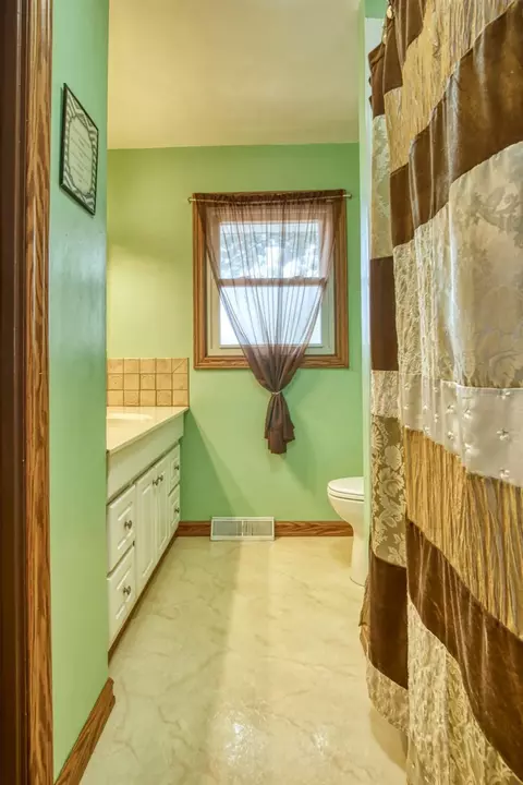 1028 N Dwiggins St, Griffith, IN 46319 photo 10