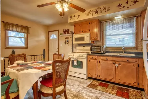 1028 N Dwiggins St, Griffith, IN 46319 photo 5
