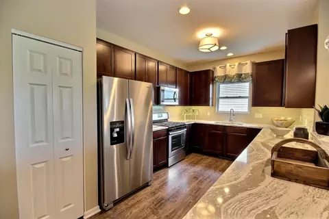 2154 W 129th Ave, Crown Point, IN 46307 photo 3