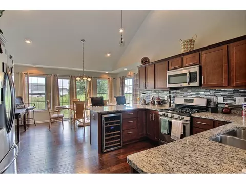1171 Sawgrass Dr, Griffith, IN 46319 photo 7