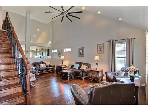 1171 Sawgrass Dr, Griffith, IN 46319 photo 3