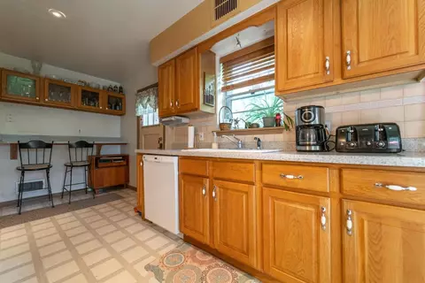 303 Beverly Pl, Munster, IN 46321 photo 12
