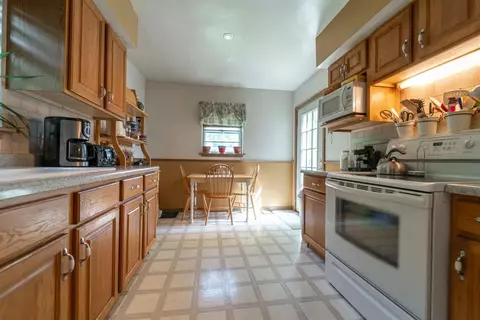 303 Beverly Pl, Munster, IN 46321 photo 14
