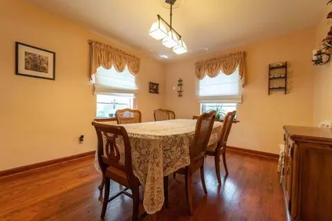 303 Beverly Pl, Munster, IN 46321 photo 17
