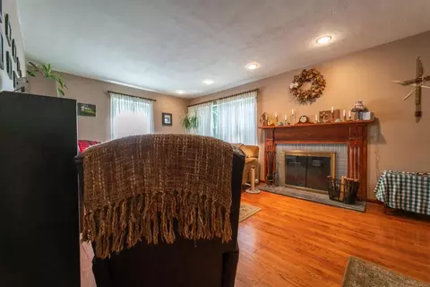 303 Beverly Pl, Munster, IN 46321 photo 7
