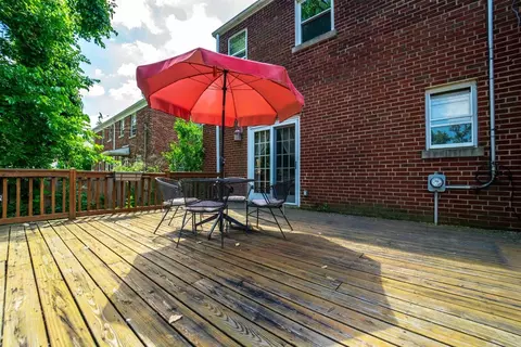 303 Beverly Pl, Munster, IN 46321 photo 28