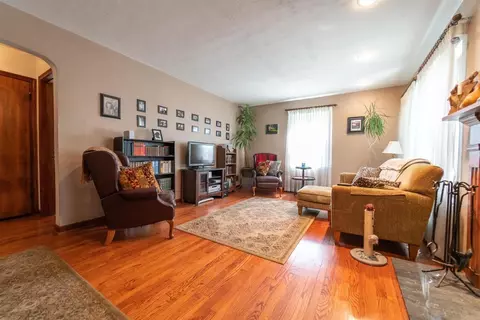 303 Beverly Pl, Munster, IN 46321 photo 6