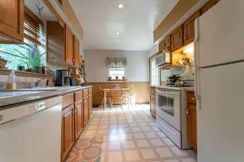 303 Beverly Pl, Munster, IN 46321 photo 13