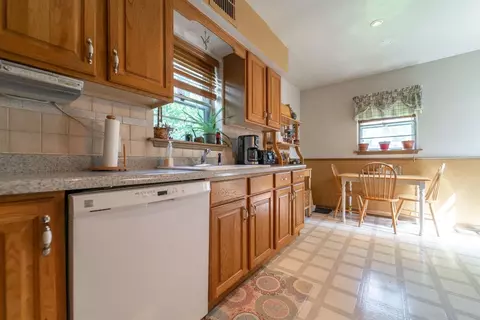 303 Beverly Pl, Munster, IN 46321 photo 15