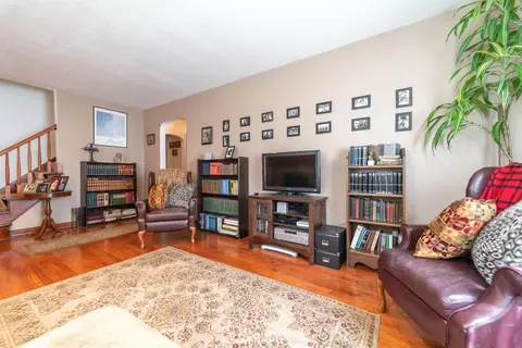 303 Beverly Pl, Munster, IN 46321 photo 8