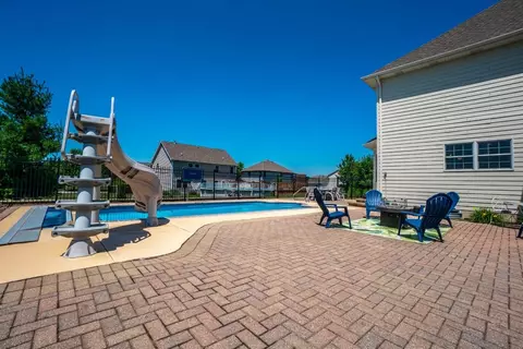 10570 Knickerbocker Ct, Saint John, IN 46373 photo 37