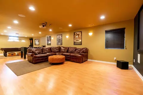 10570 Knickerbocker Ct, Saint John, IN 46373 photo 31