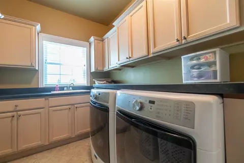 10570 Knickerbocker Ct, Saint John, IN 46373 photo 13
