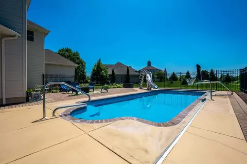 10570 Knickerbocker Ct, Saint John, IN 46373 photo 36