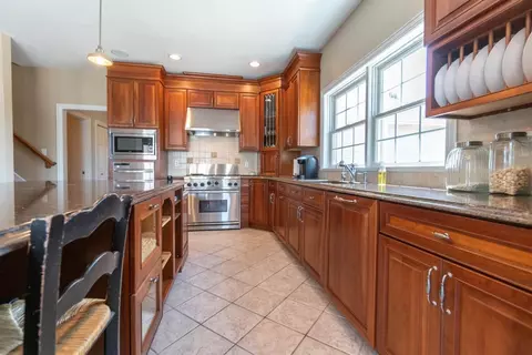 10570 Knickerbocker Ct, Saint John, IN 46373 photo 9