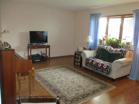 3124 Devonshire Cir, Crown Point, IN 46307 photo 2