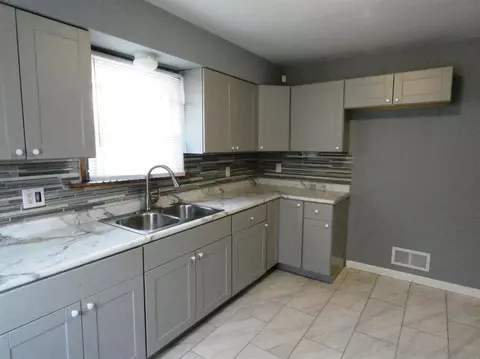 4724 Adams St, Gary, IN 46408 photo 4
