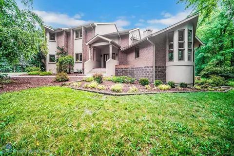 715 E Oak St, Porter, IN 46304 photo 2