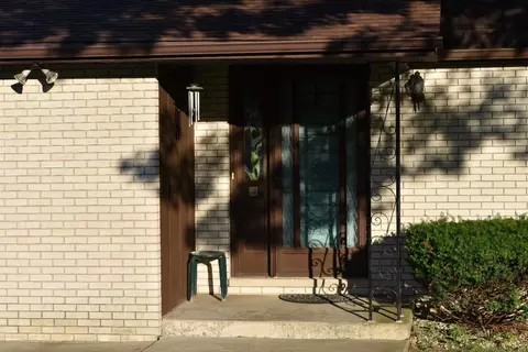 409 W Anderson Ct, Crown Point, IN 46307 photo 2