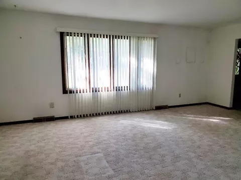 409 W Anderson Ct, Crown Point, IN 46307 photo 4