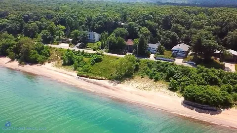 331 E Lake Front Dr, Beverly Shores, IN 46301 photo 3