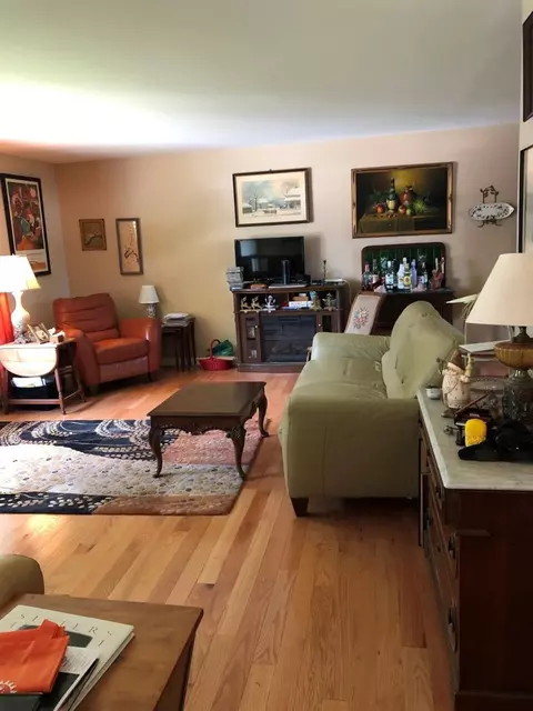 600 E Franciscan Dr, Crown Point, IN 46307 photo 3