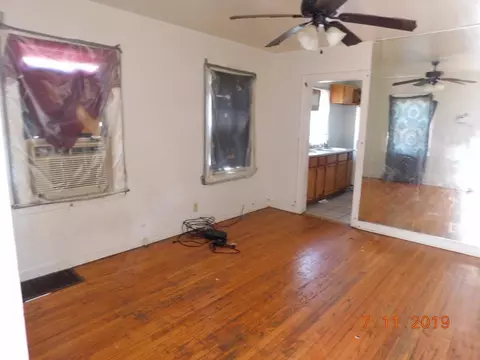 306 Garfield St, Gary, IN 46404 photo 4