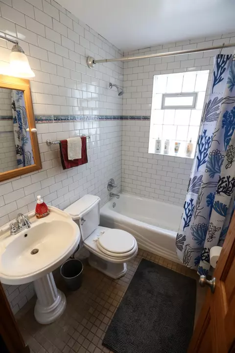7512 Locust Ave, Gary, IN 46403 photo 10