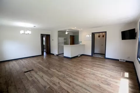 7512 Locust Ave, Gary, IN 46403 photo 4