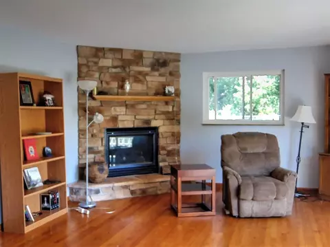 7504 Hemlock Ave, Gary, IN 46403 photo 3