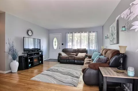 1338 N Jay Cir, Griffith, IN 46319 photo 2