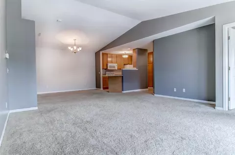 9831 Wildwood Cir #2C, Munster, IN 46321 photo 5