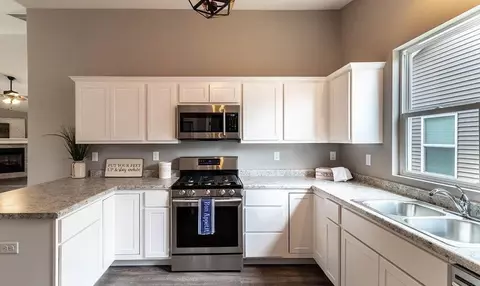 7785 Wright St, Merrillville, IN 46410 photo 13