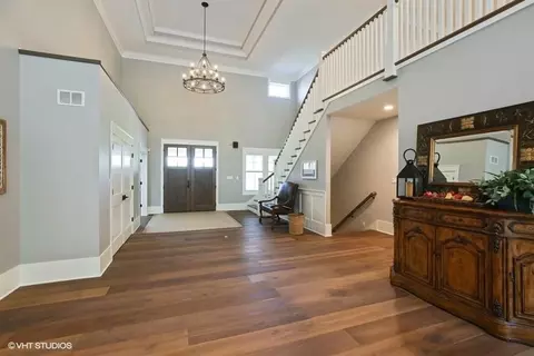 3353 Veneto Ct, Valparaiso, IN 46385 photo 2