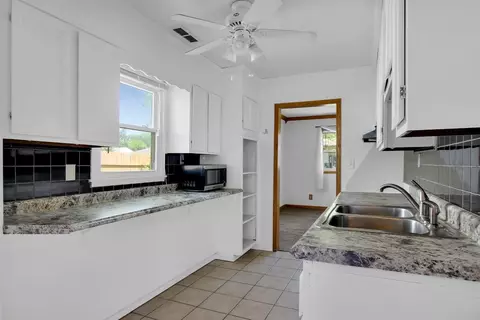 320 N Dwiggins St, Griffith, IN 46319 photo 9
