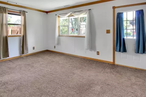 320 N Dwiggins St, Griffith, IN 46319 photo 4