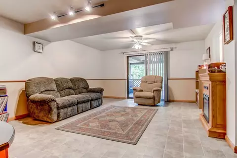 9224 Chestnut Ln, Munster, IN 46321 photo 13