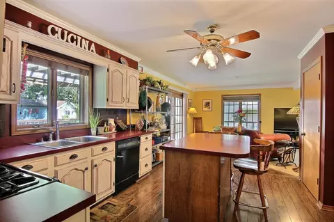 619 N Rueth Dr, Griffith, IN 46319 photo 3