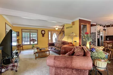619 N Rueth Dr, Griffith, IN 46319 photo 6