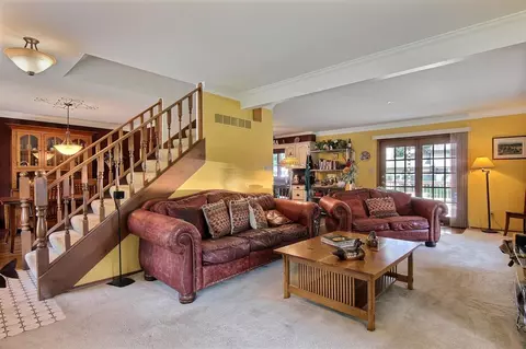 619 N Rueth Dr, Griffith, IN 46319 photo 5