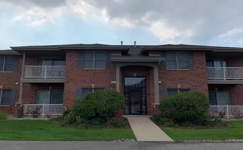 534 Cambridge Ct #2A, Munster, IN 46321 photo 1