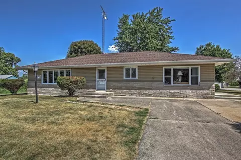 412 E Main St, Brook, IN 47922 photo 1