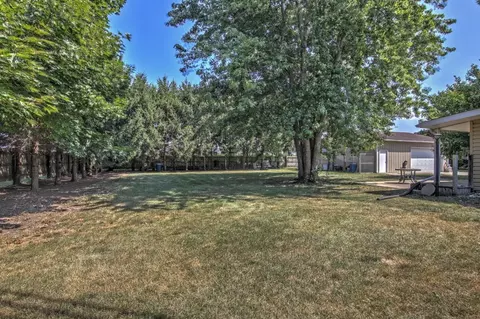 412 E Main St, Brook, IN 47922 photo 3