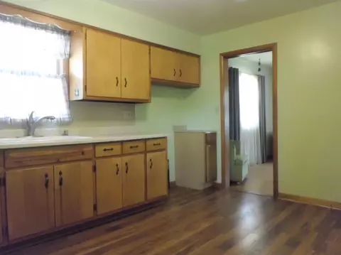 754 N Jay St, Griffith, IN 46319 photo 8