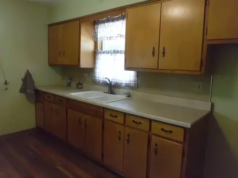 754 N Jay St, Griffith, IN 46319 photo 9