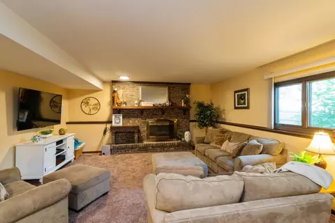 9413 Oriole Dr, Munster, IN 46321 photo 6
