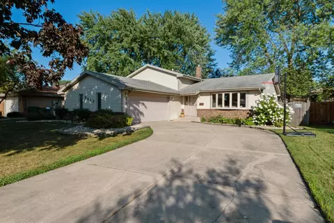 9413 Oriole Dr, Munster, IN 46321 photo 1