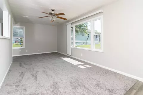 320 Tyler St, New Chicago, IN 46342 photo 4