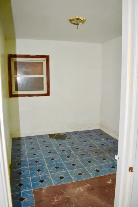 433 Hanley St, Gary, IN 46406 photo 6